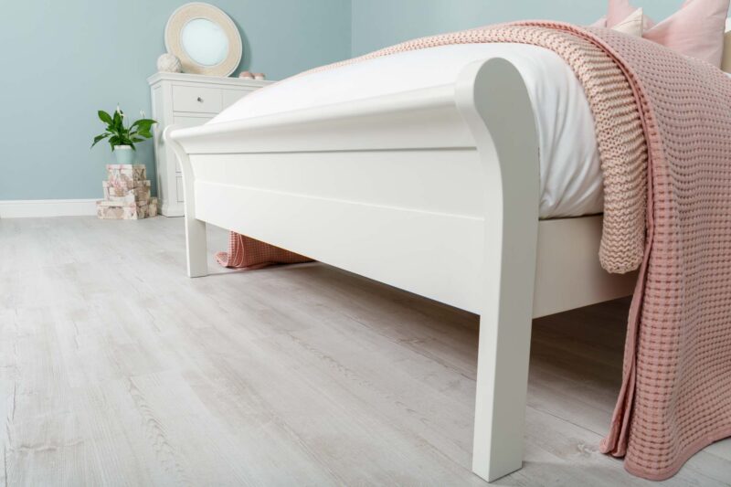 Marieno Soft White Solid Wood Sleigh Bed Frame – 4ft6 Double, B Grade - Image 8