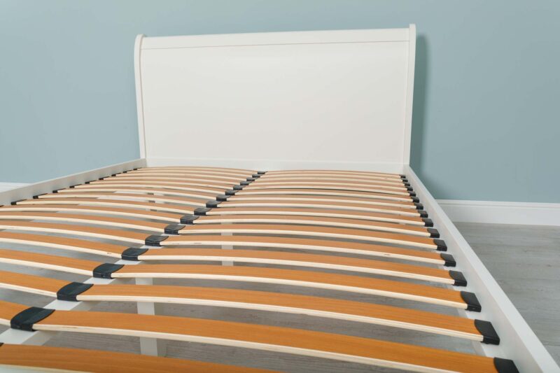 Marieno Soft White Solid Wood Sleigh Bed Frame – 4ft6 Double, B Grade - Image 12