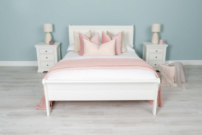 Marieno Soft White Solid Wood Sleigh Bed Frame – 4ft6 Double, B Grade - Image 2